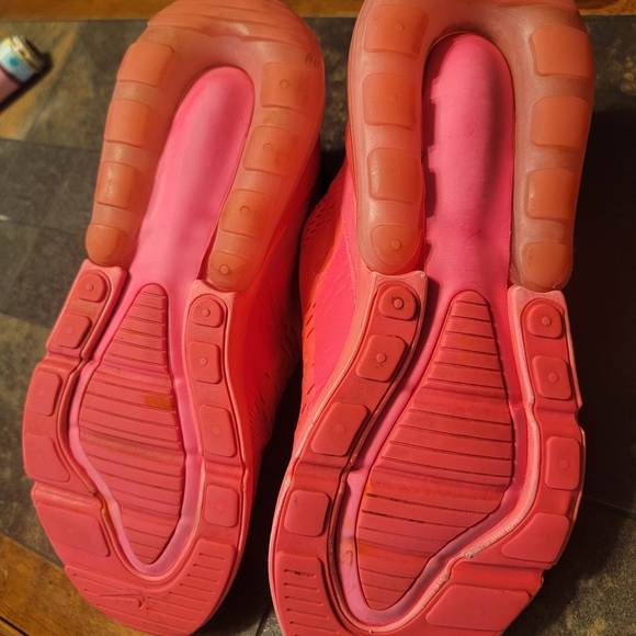 Women's Nike Air Max 270 Triple Hyper Pink Bubblegum Size 9 FD0293-600 - Picture 11 of 12
